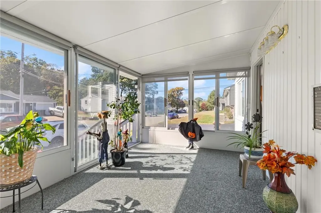 39 Vivian Street Woonsocket RI 02895