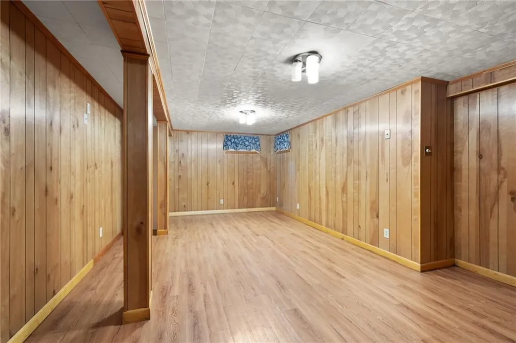 39 Vivian Street Woonsocket RI 02895