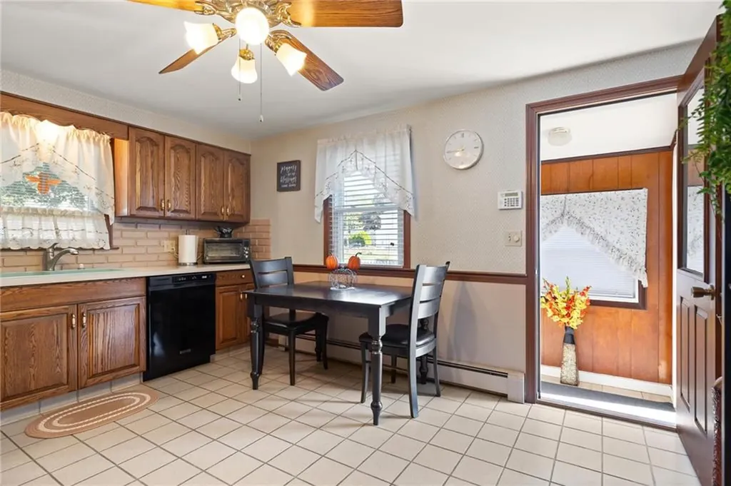 39 Vivian Street Woonsocket RI 02895