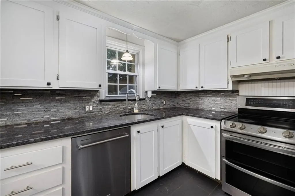 82 Princeton Avenue Coventry RI 02816