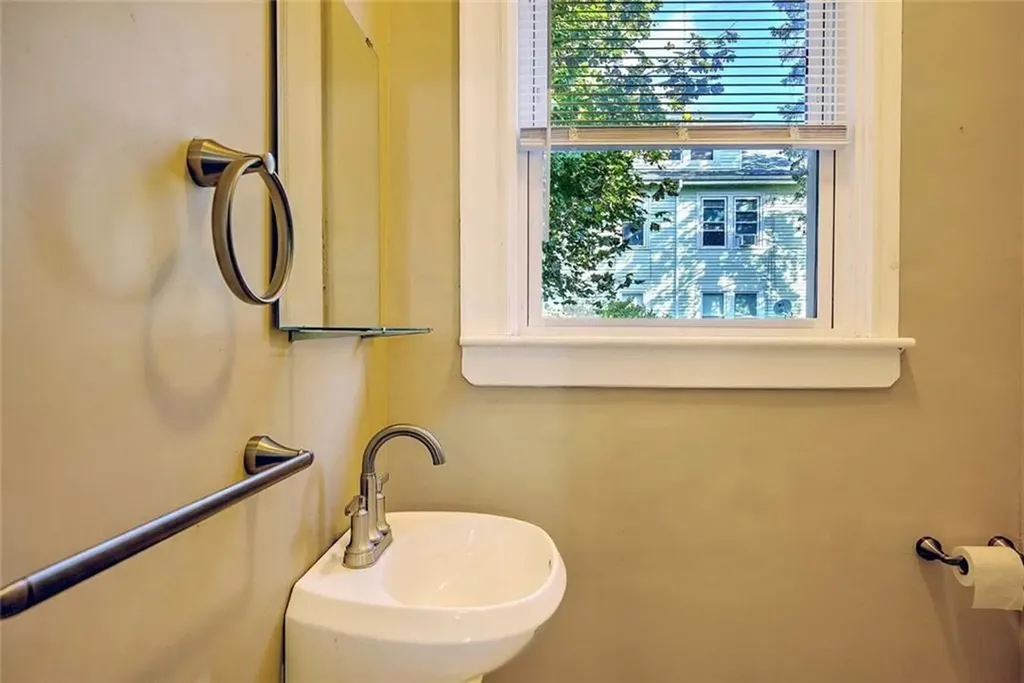 668 Academy Avenue Providence RI 02908