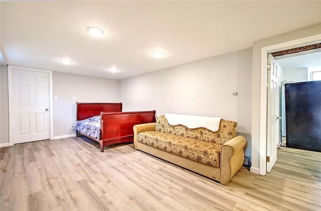 668 Academy Avenue Providence RI 02908