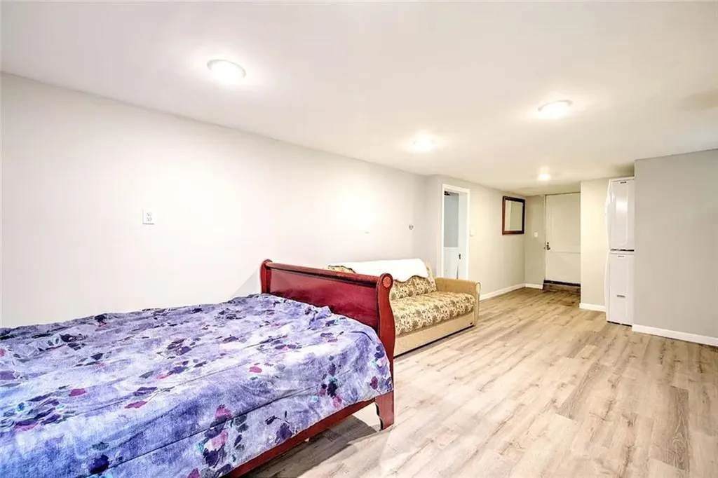 668 Academy Avenue Providence RI 02908