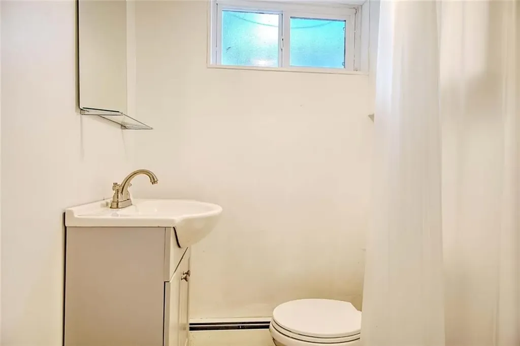 668 Academy Avenue Providence RI 02908