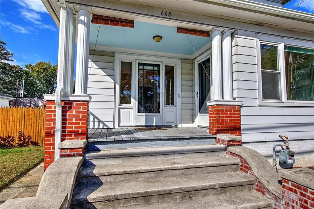 668 Academy Avenue Providence RI 02908