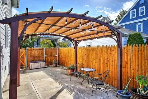 668 Academy Avenue Providence RI 02908