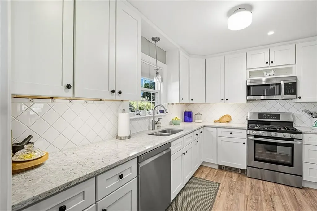 124 Meadow Road Woonsocket RI 02895