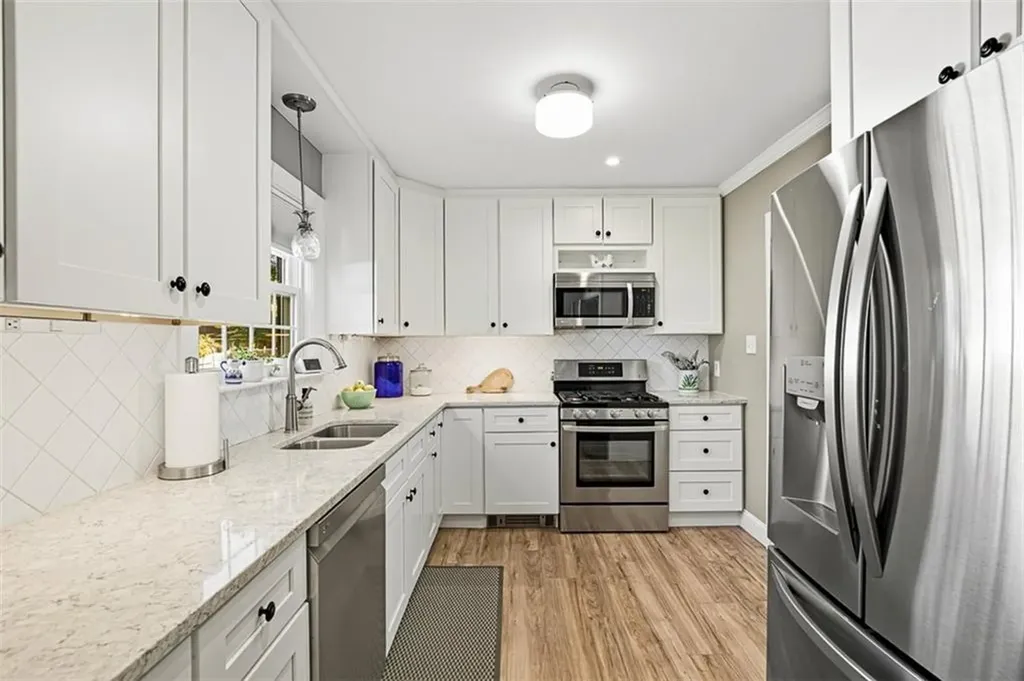 124 Meadow Road Woonsocket RI 02895