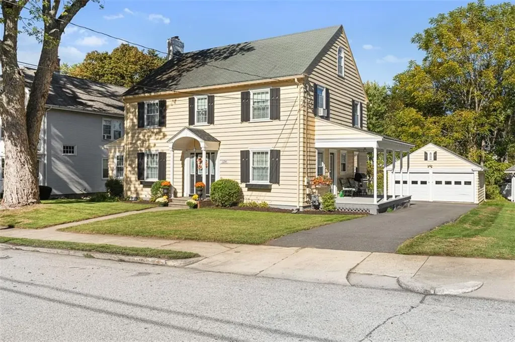 124 Meadow Road Woonsocket RI 02895
