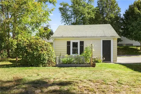 124 Meadow Road Woonsocket RI 02895