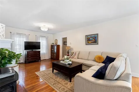 124 Meadow Road Woonsocket RI 02895