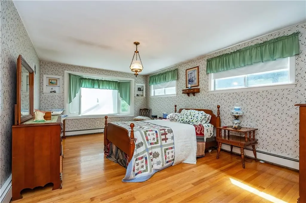 1904 Old Louisquisset Pike Lincoln RI 02865