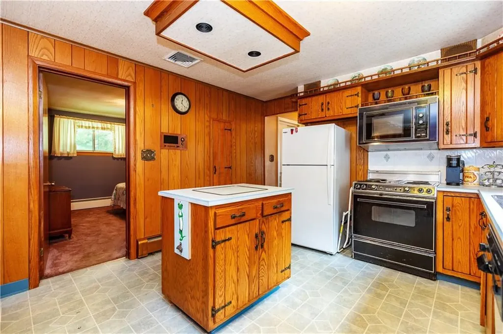 1904 Old Louisquisset Pike Lincoln RI 02865