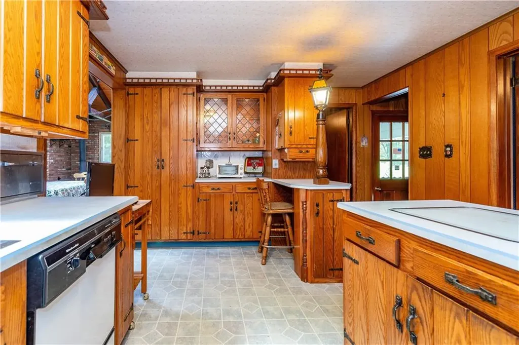 1904 Old Louisquisset Pike Lincoln RI 02865