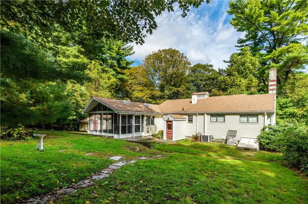 1904 Old Louisquisset Pike Lincoln RI 02865