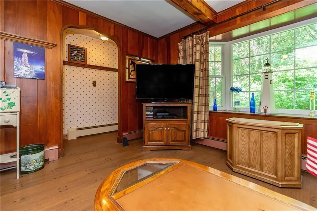 1904 Old Louisquisset Pike Lincoln RI 02865