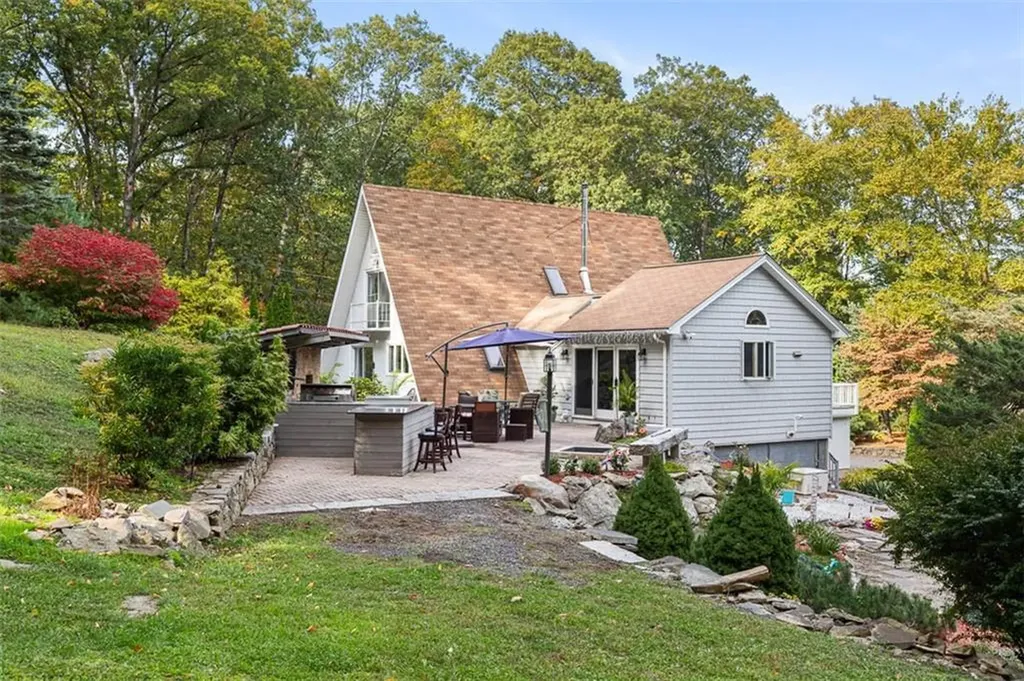 60 Tower Hill Road Cumberland RI 02864
