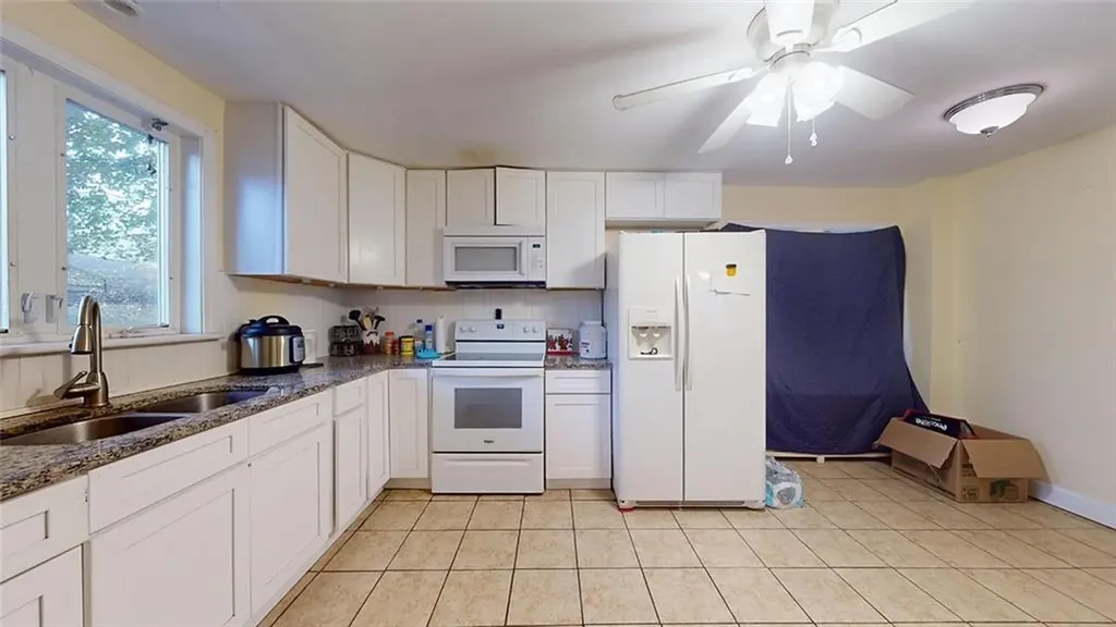 23 Middle Street Woonsocket RI 02895