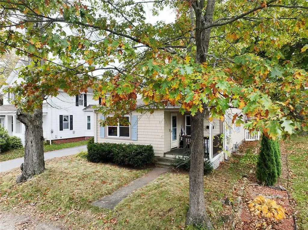 23 Middle Street Woonsocket RI 02895