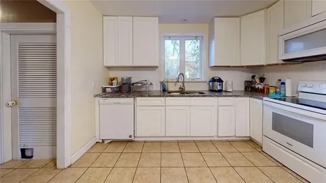 23 Middle Street Woonsocket RI 02895