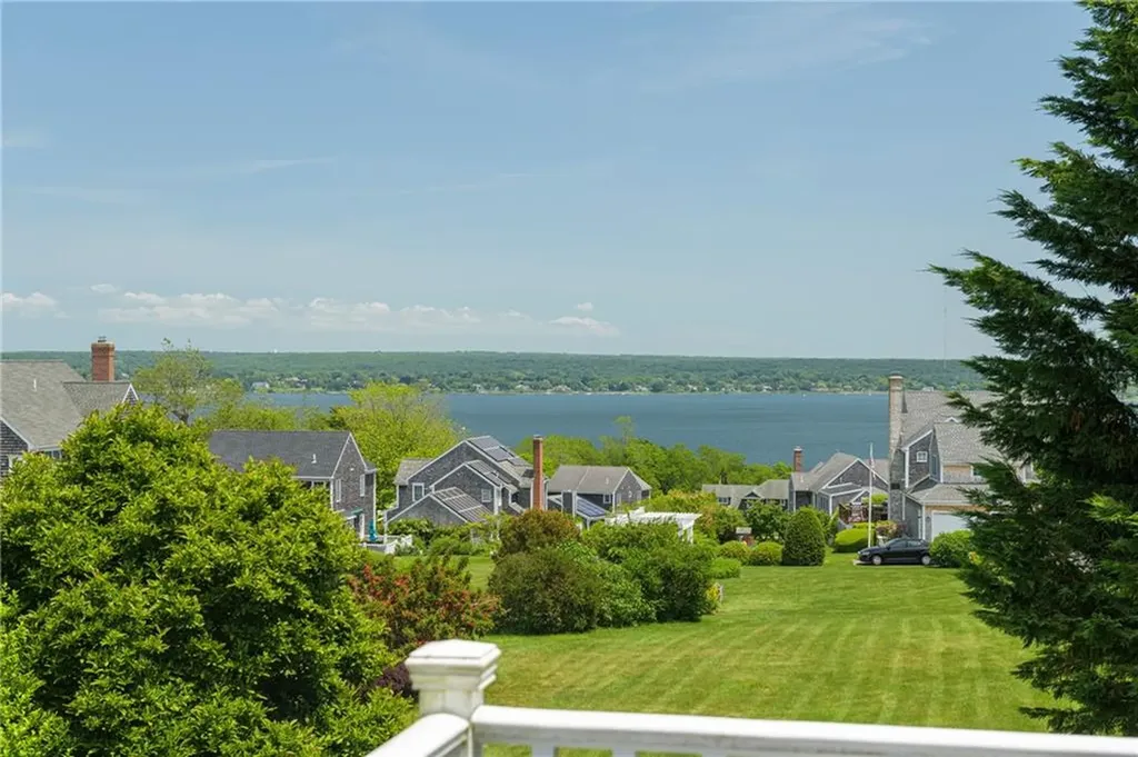30 Hamilton Drive Portsmouth RI 02871