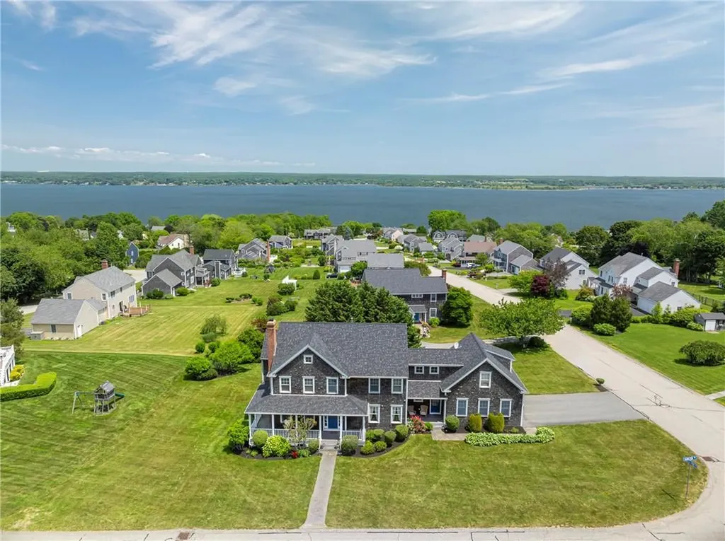 30 Hamilton Drive Portsmouth RI 02871
