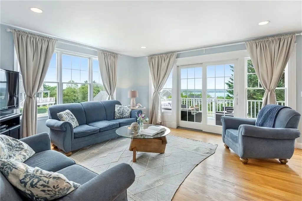 30 Hamilton Drive Portsmouth RI 02871