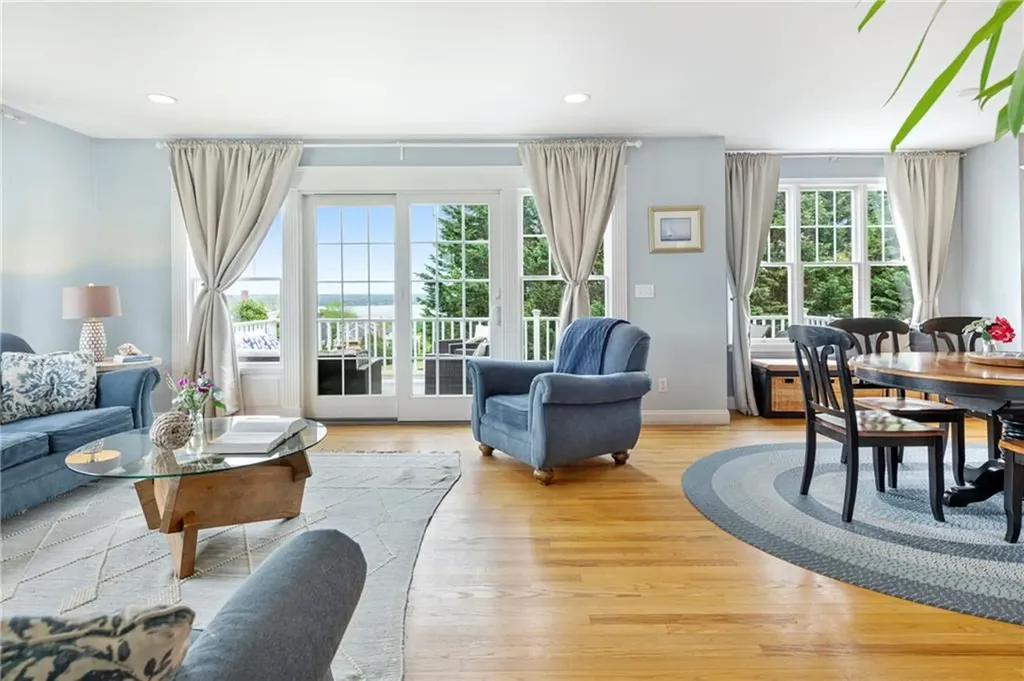 30 Hamilton Drive Portsmouth RI 02871