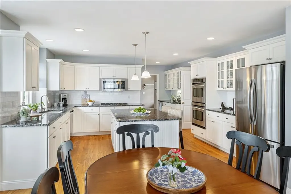 30 Hamilton Drive Portsmouth RI 02871