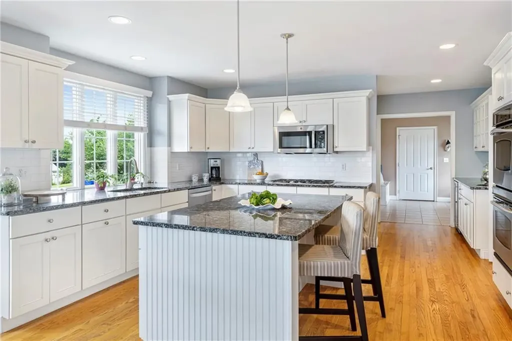30 Hamilton Drive Portsmouth RI 02871