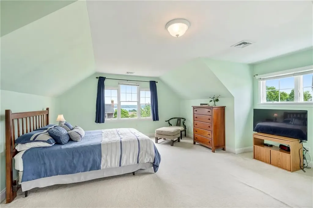 30 Hamilton Drive Portsmouth RI 02871