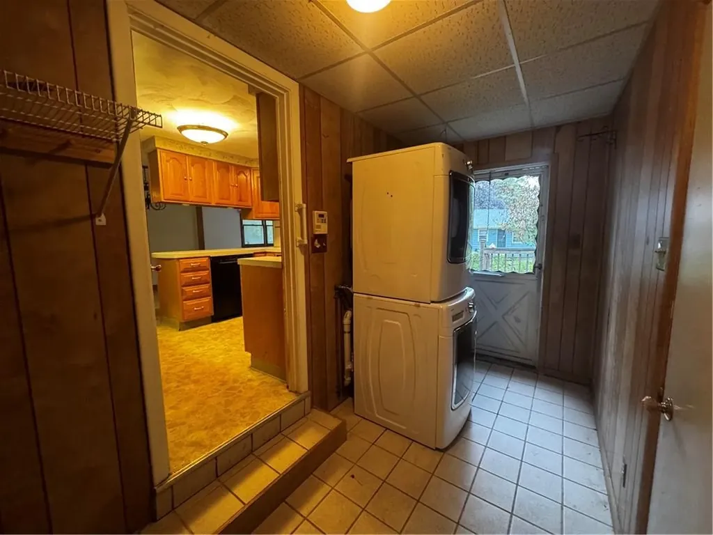 66 Amsterdam Avenue Warwick RI 02889