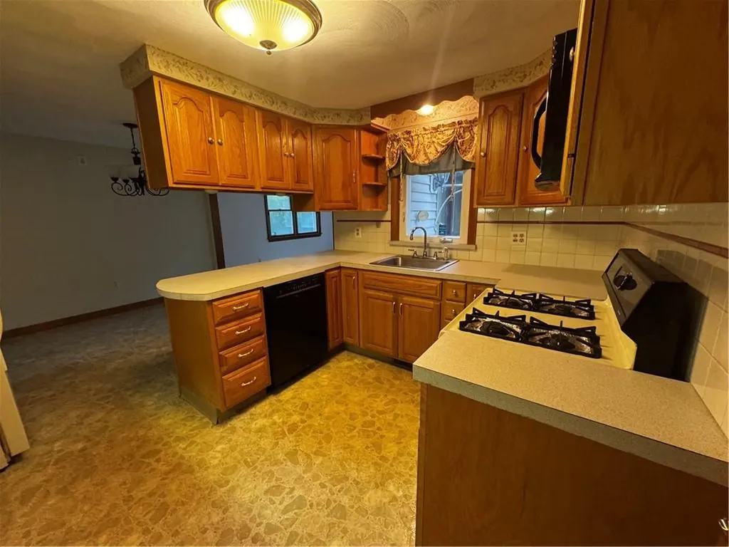 66 Amsterdam Avenue Warwick RI 02889