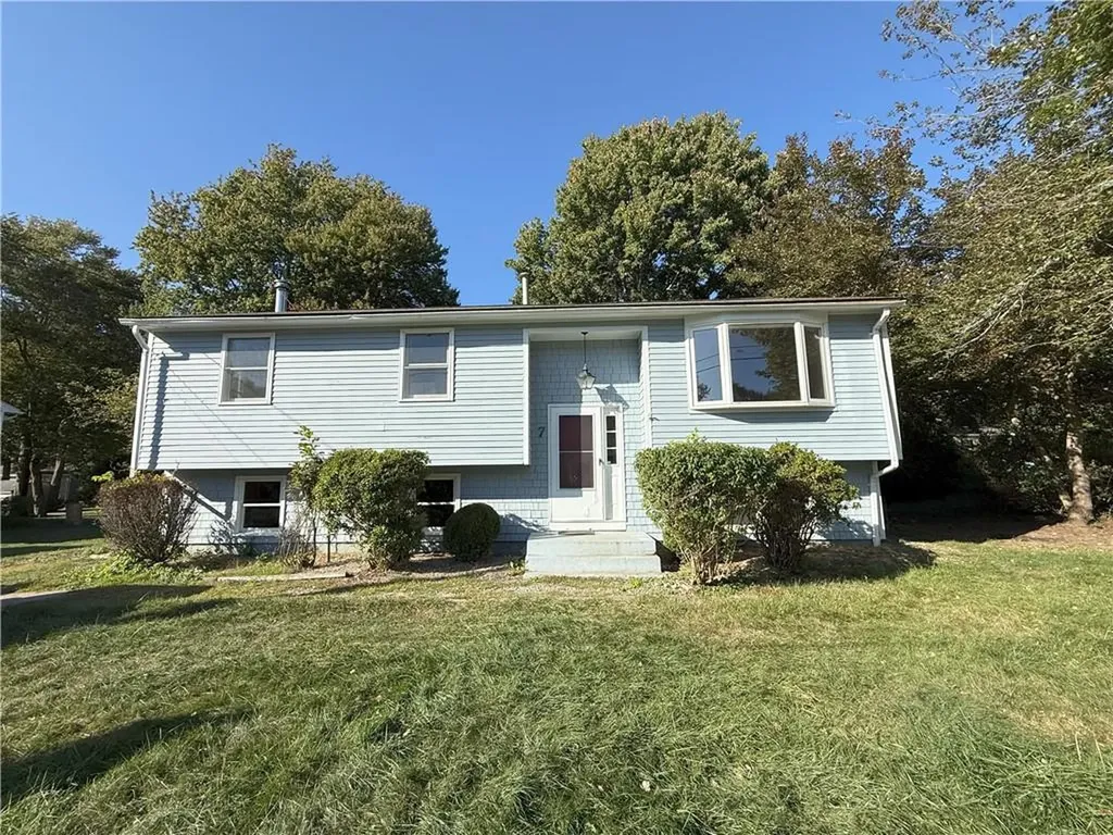 7 Leatherleaf Road Narragansett RI 02882
