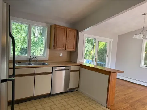 7 Leatherleaf Road Narragansett RI 02882