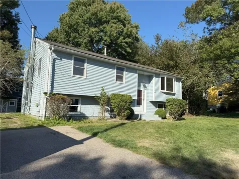 7 Leatherleaf Road Narragansett RI 02882