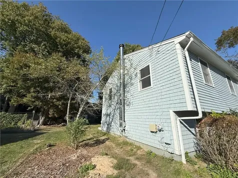 7 Leatherleaf Road Narragansett RI 02882