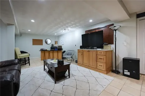 50 Dexter Avenue Seekonk MA 02771