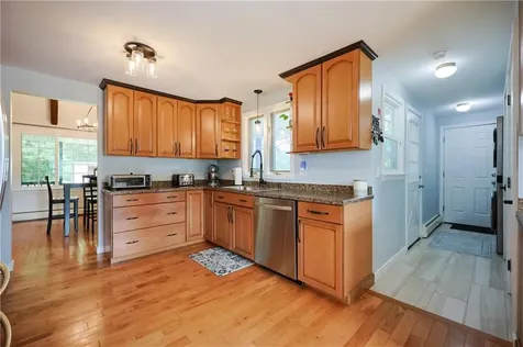 50 Dexter Avenue Seekonk MA 02771