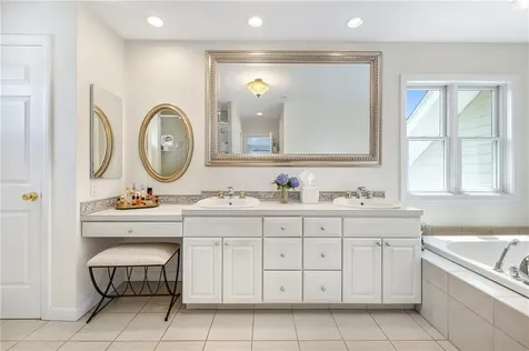 180 Cottontail Drive Portsmouth RI 02871