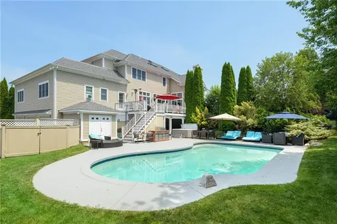 180 Cottontail Drive Portsmouth RI 02871