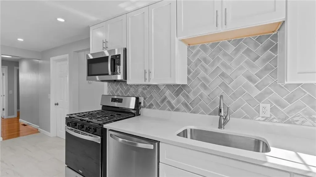 53 Uphill Avenue Warwick RI 02886
