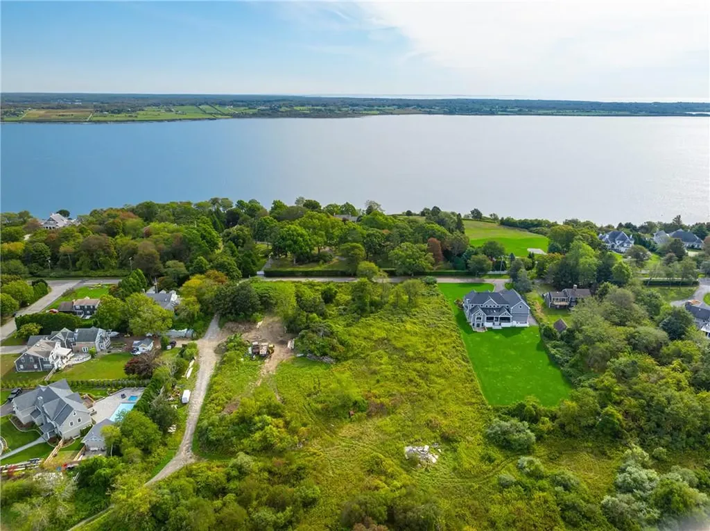 0 Indian Avenue Portsmouth RI 02871