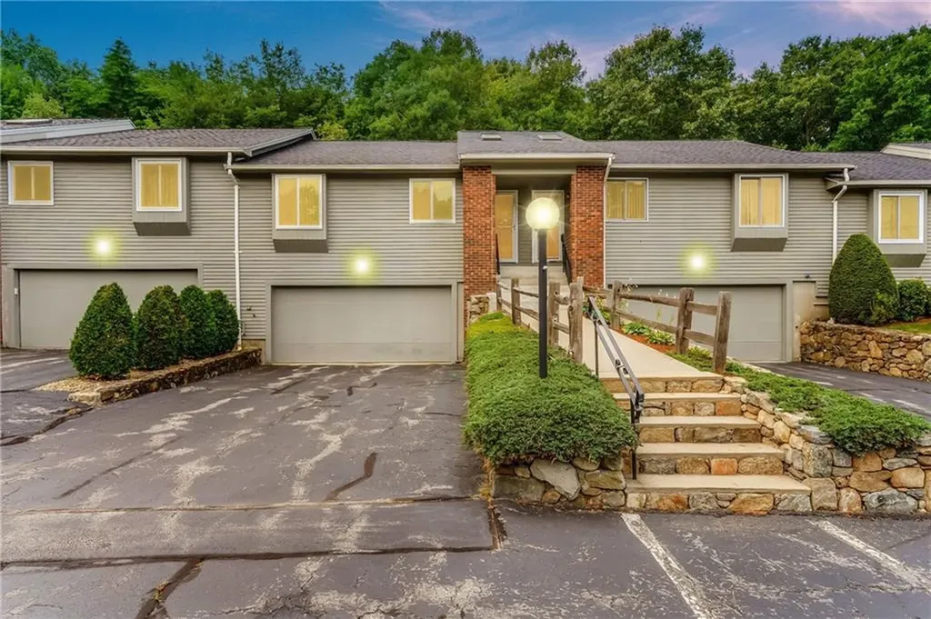 125 Smith Avenue Smithfield RI 02828