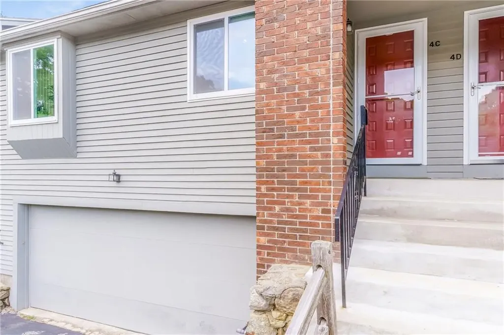 125 Smith Avenue Smithfield RI 02828