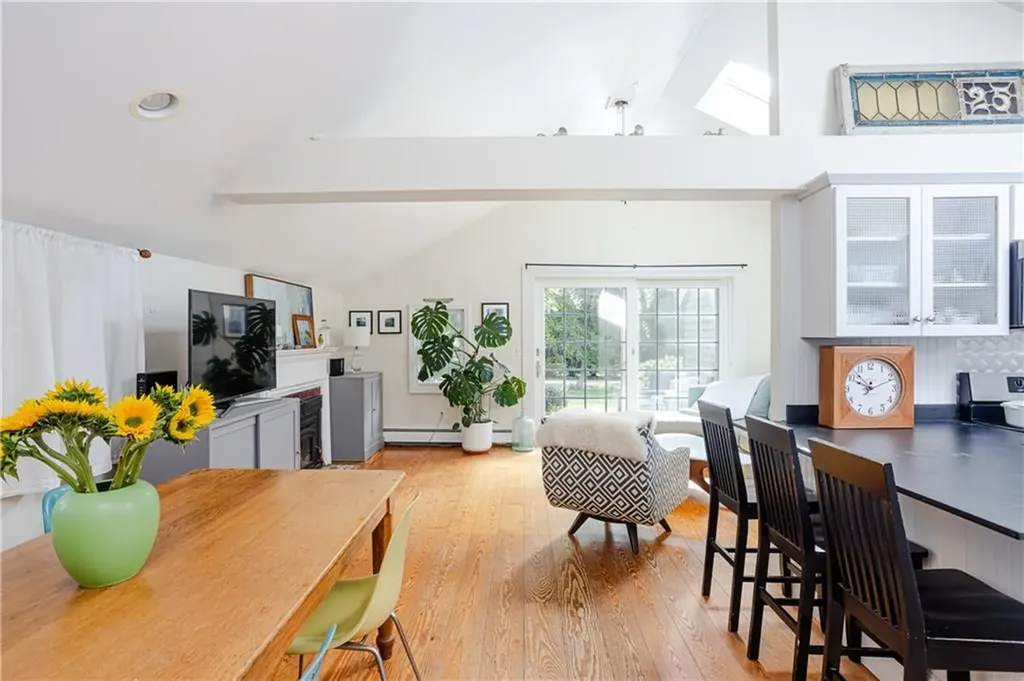 40 Indian Terrace Middletown RI 02842