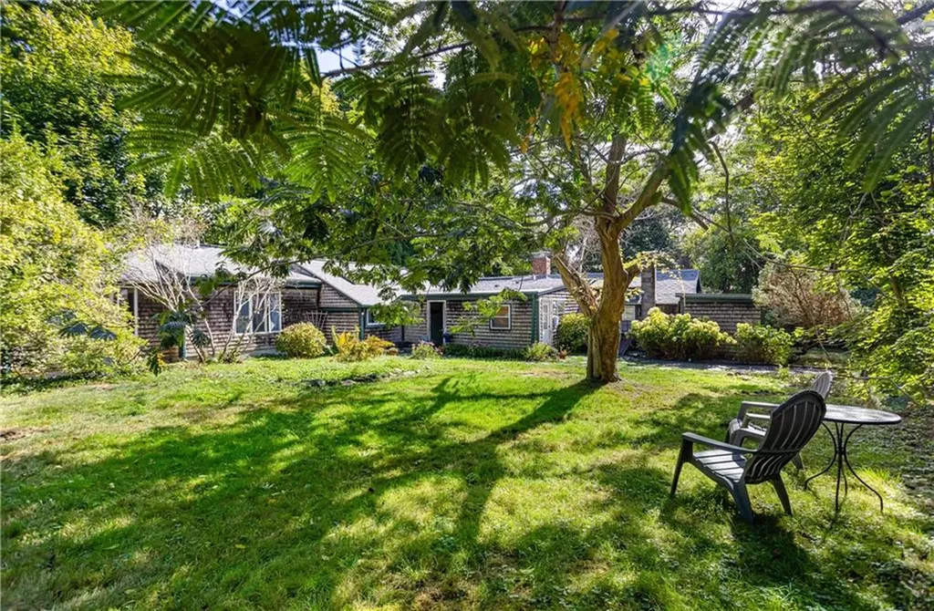 40 Indian Terrace Middletown RI 02842