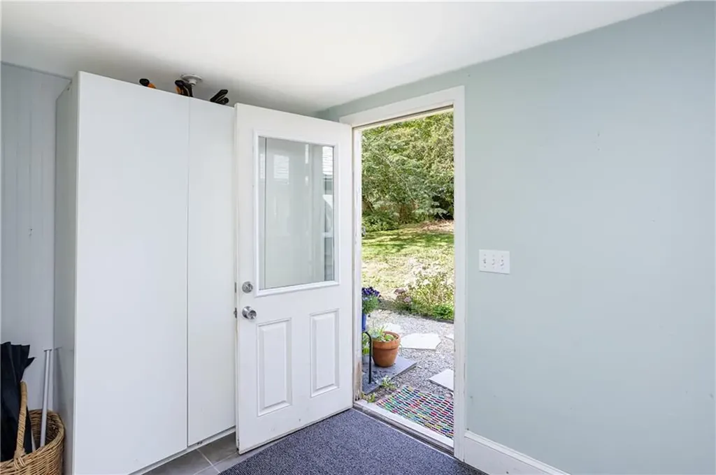 40 Indian Terrace Middletown RI 02842
