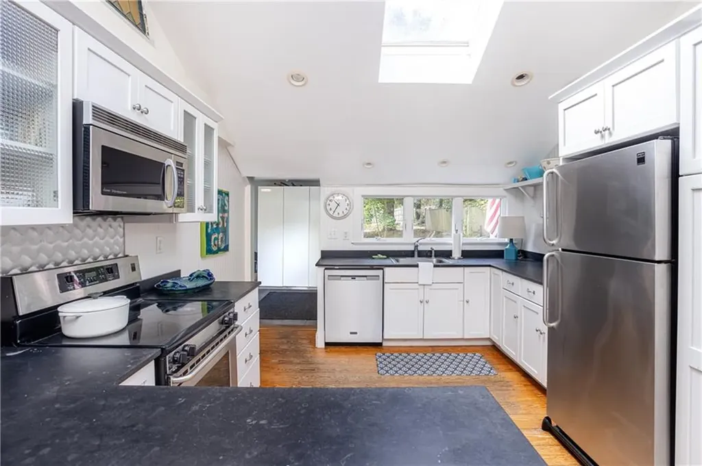 40 Indian Terrace Middletown RI 02842