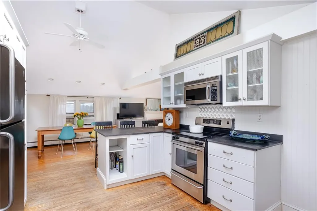 40 Indian Terrace Middletown RI 02842